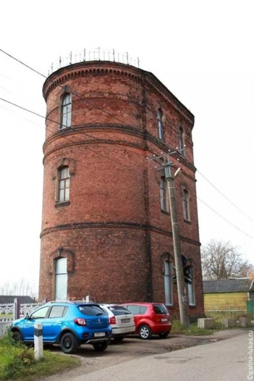 А вы знали, что комплекс зданий железнодорожного транспортного узла в Твери - единственный сохранившийся в России! 01