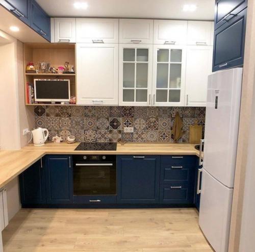 Небольшая кухня. В которой использовали максимум пространства. 03