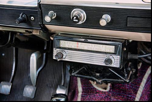 Автомобили, которые, кажется, еще буквально вчера были в каждом дворе, уже успели стать раритетами и объектами ретроколлекционеров. 05