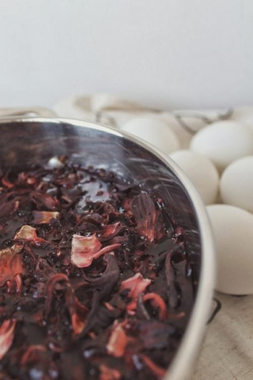 Лови лайфках. Чай каркаде поможет сделать красивые крашенки. 02