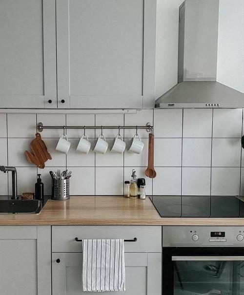 Небольшая кухонька. В современном стиле. 03