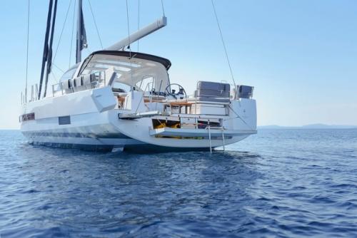 Появились первые фотографии испытаний на воде новой Jeanneau 55, которую мы - журнал YR - сочли главной новинкой выставки в Дюссельдорфе. 02