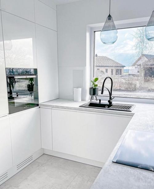 Загородный дом в современном стиле с нейтральным интерьером. 08