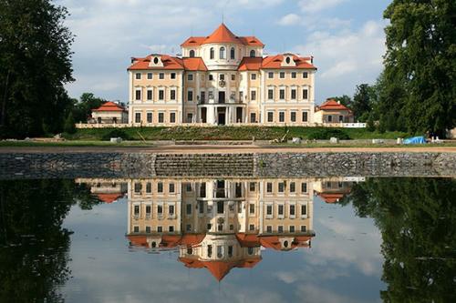 В городе либлице, примерно в 40 км от Праги, на рубеже Xvii - Xviii вв. 01