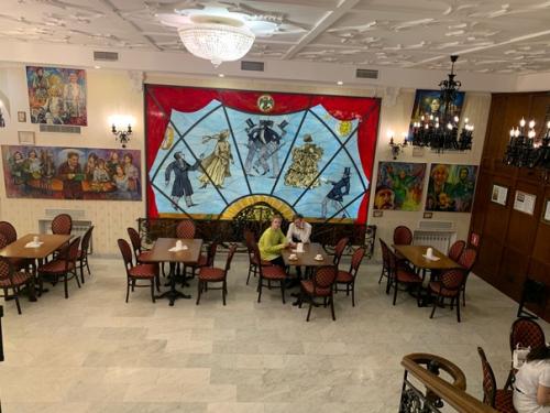 Учебный год движется к своему завершению, и так хочется, чтобы точка, поставленная в конце, действительно была емкой и значимой. 04