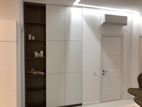 Я уже как-то публиковал процесс ремонта этой квартиры, но тогда не все было сделано, и не вся мебель стояла. 04