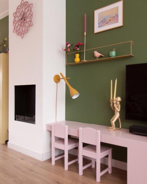 Обновите декор дома, добавив больше цвета и узоров с помощью перекраски стен и поклейки обоев, которые быстро поменяют ощущение всей комнаты. 06