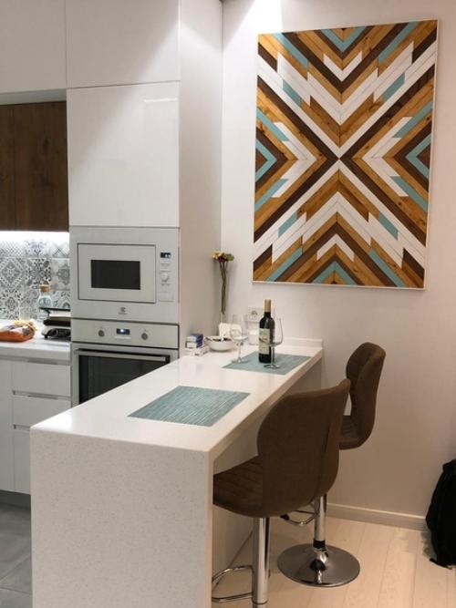 Я уже как-то публиковал процесс ремонта этой квартиры, но тогда не все было сделано, и не вся мебель стояла. 02