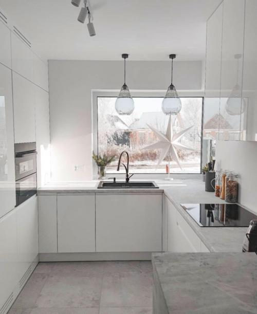 Загородный дом в современном стиле с нейтральным интерьером. 06