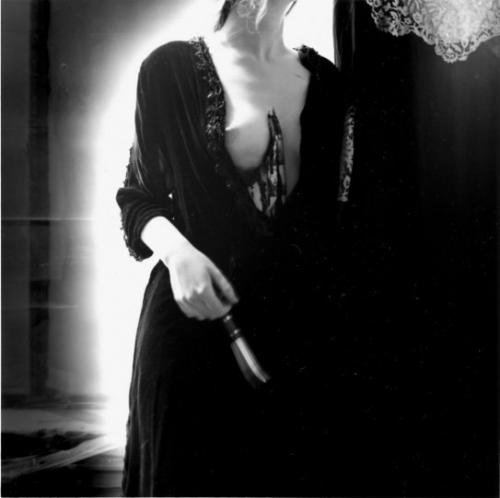 Франческа вудмен работала с традиционной фотографической техникой, но постоянно экспериментировала. 05