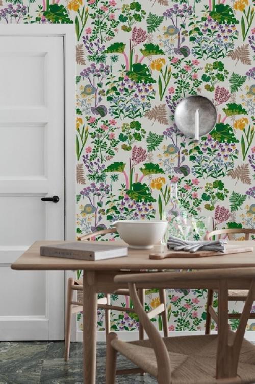 Использование цветных обоев с растительным и цветочным принтом в дизайне интерьера - это отличный способ придать помещению особую атмосферу. 04
