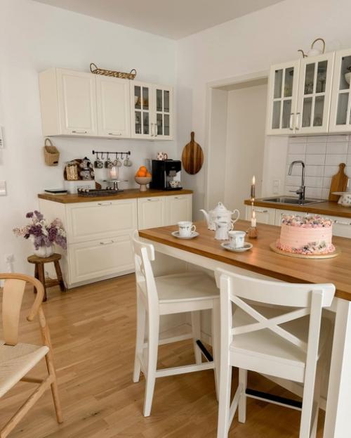 Белые кухни совершенно не надоедают с годами! 04