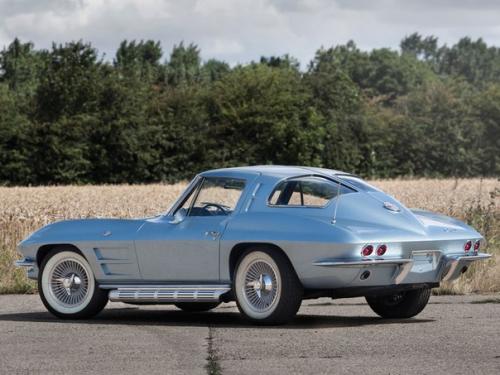 1963 Chevrolet Corvette C2 Sting Ray. 01