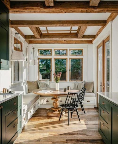 Зеленый цвет на кухне может создать ощущение свежести и природности. 03