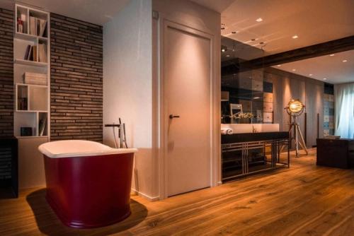 Респектабельный интерьер с мужским характером в 2-этажной квартире. 04