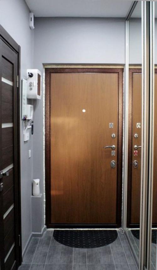 Здравствуйте помогите пожалуйста идеями для интерьера и плана расстановки мебели, кухни и ванны в этой скромной маленькой гостинке в 24, 6 кв? 08