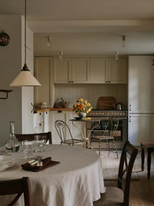 Как в ДЕРЕВНЕ. Это Очень Спокойное Место, - говорит директор по недвижимости Лиза филлипс о своём доме в хакни (один из районов Лондона. 03