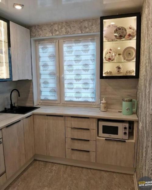 Небольшая кухня. Удобная и практичная. 01