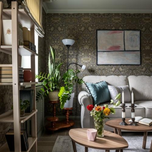 Дом в башкирской деревне окружен памятниками зодчества, домами с резными ставнями. 05