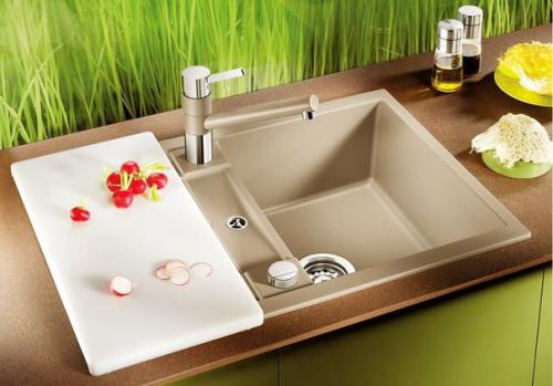 Современные кухонные мойки поражают разнообразием цветов, моделей и материалов. 01