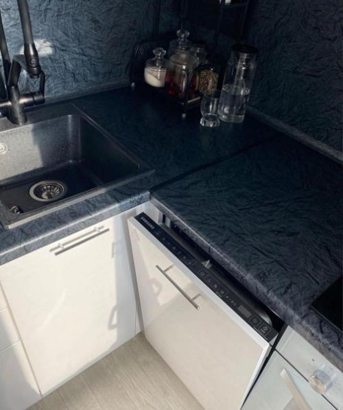 Маленькая кухонька. В черном и белом цветах. 03