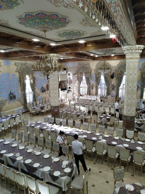 Это ресторан Самарканд (Samarkand Restaurant), расположенный в Самарканде. 03