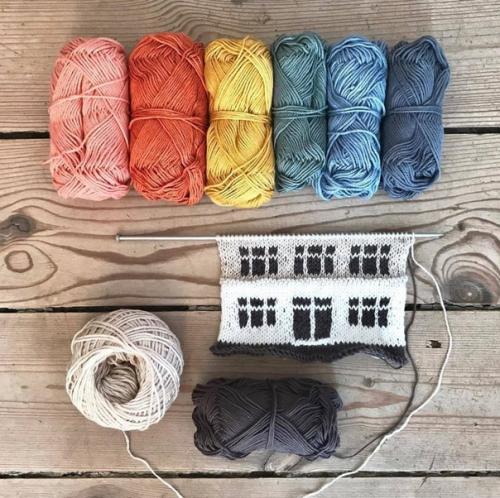 Парень просто нереальные пледы вяжет! 03