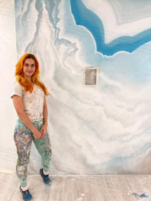 Заключительная серия фотографий с абстракций в тв зоне в гостинной перед тем как перейти к другим работам. 04