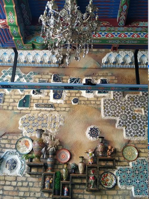 Это ресторан Самарканд (Samarkand Restaurant), расположенный в Самарканде. 07