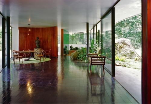 Это интересно.  Нимейер - главный бразильский архитектор и один крупнейших специалистов всей латинской Америки. 02