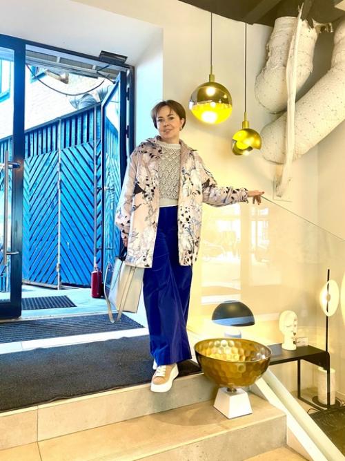 Цветы и принты захватили весь мир и накрывают новой волной и одежду и мебельные ткани. 07