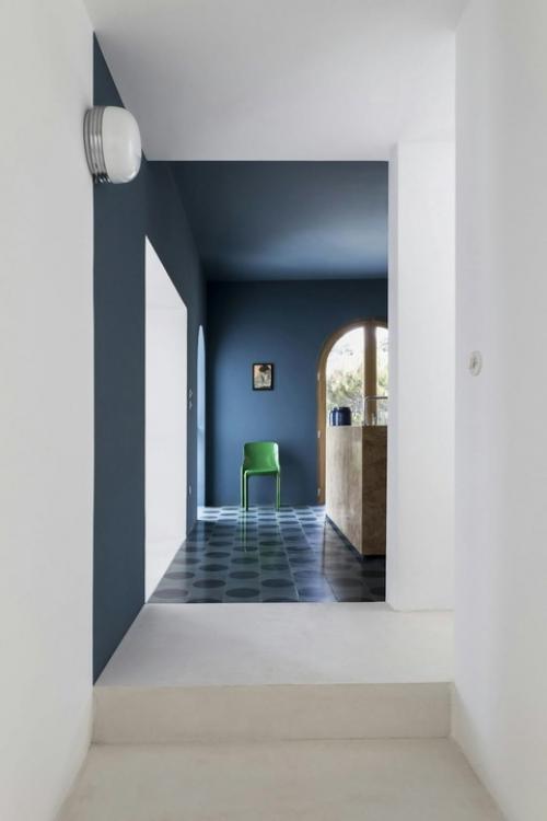 У ионического моря стоит дом с иллюминатором! 03