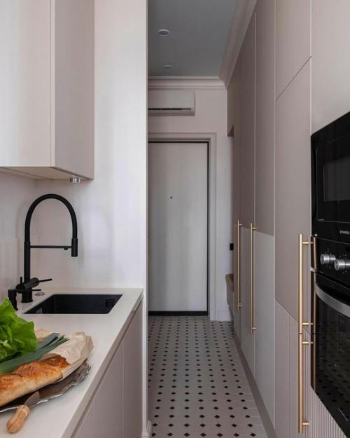 Светлая неоклассика в компактной квартире. 07