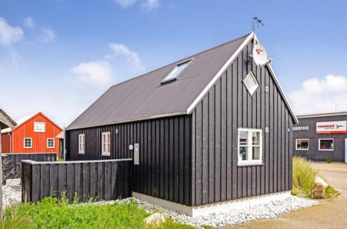 Идеальная дача для семейного отдыха, или превращение рыбацкого сарая 35 м в летний дом. 01