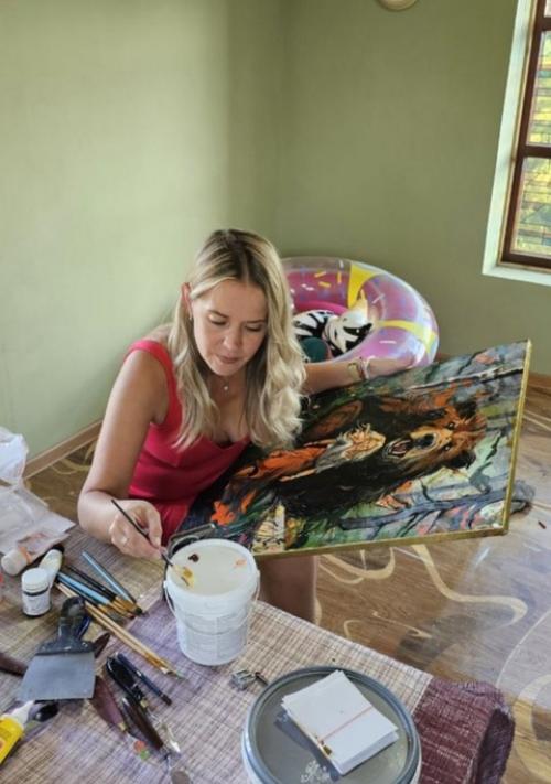 Я художник современного искусства, создаю интерьерные картины для арт - коллекционеров. 03