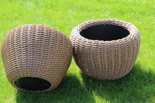 Кашпо из ротанга в цвете Кедр смотрится очень стильно и естественно. 05
