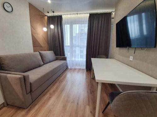 Кухня - студия и зонированая спальня. 05