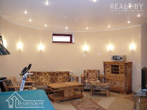 Бывший министр информации сдает коттедж в дроздах за $3800 в месяц. 02