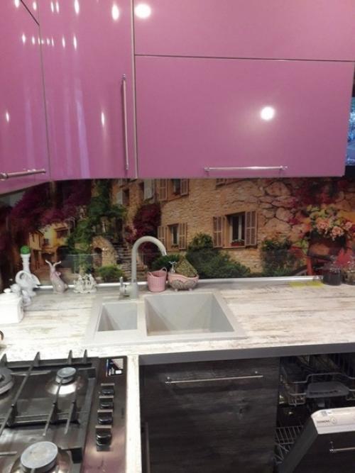 Такая типичная женсая кухня - очень нравится. 01