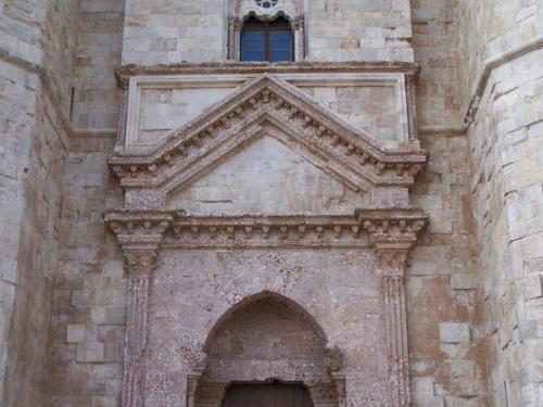 Кастель - дель - монте, Италия. 07