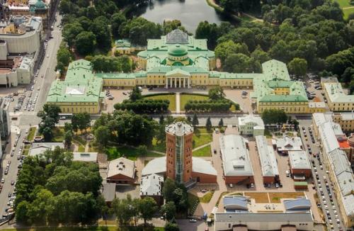 Таврический дворец.   Таврический дворец и прилегающий к нему парк занимает целый квартал в историческом центре Петербурга. 07