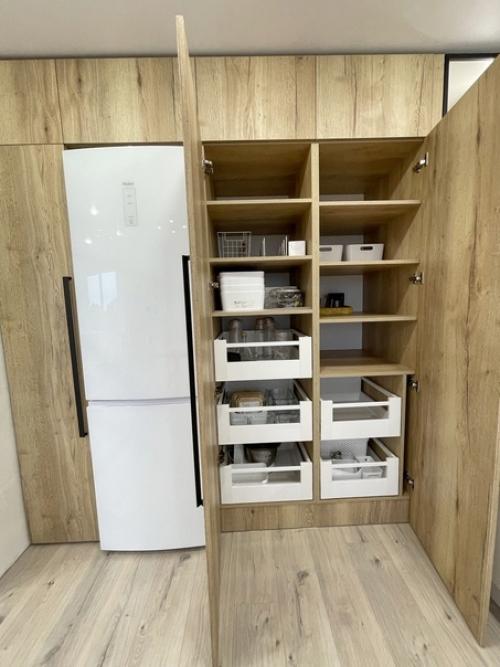 Потому что дома хорошо. 05