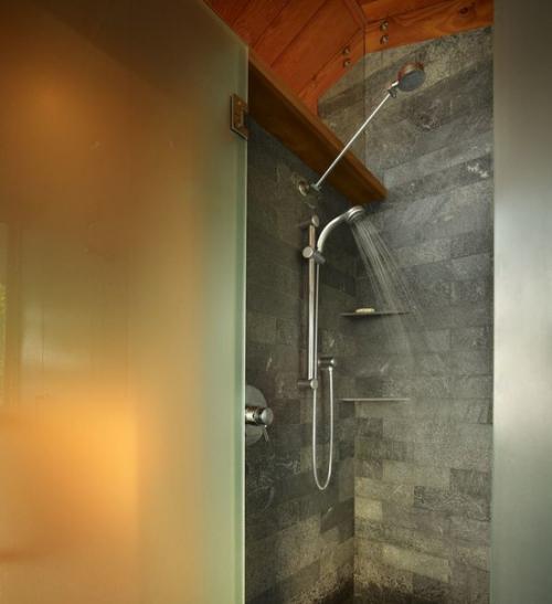 Мой дом - моя крепость: 10 интерьеров с грубыми каменными стенами. 06