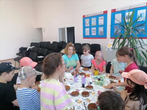 Мастер-класс по изготовлению декоративной подставки из спилов. 01