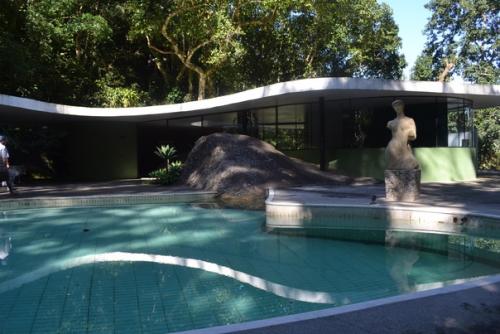 Это интересно.  Нимейер - главный бразильский архитектор и один крупнейших специалистов всей латинской Америки. 06