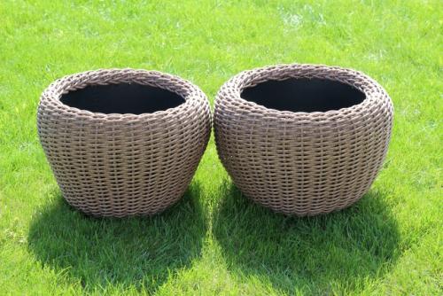 Кашпо из ротанга в цвете Кедр смотрится очень стильно и естественно. 04