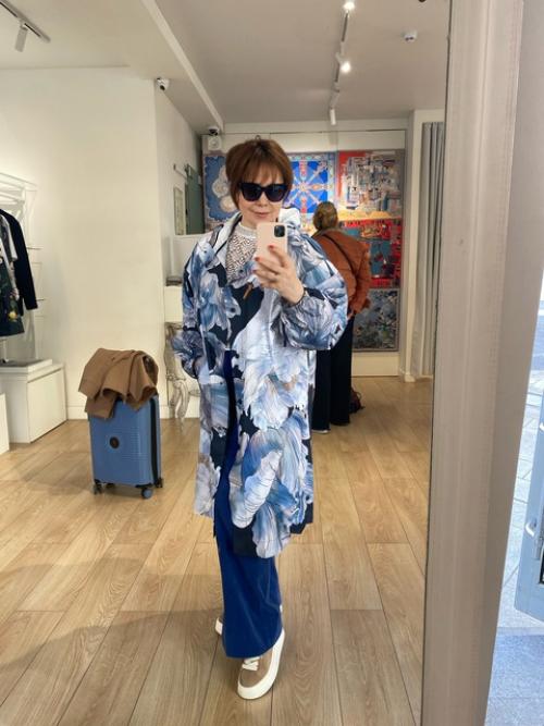 Цветы и принты захватили весь мир и накрывают новой волной и одежду и мебельные ткани. 02