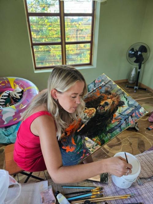 Я художник современного искусства, создаю интерьерные картины для арт - коллекционеров. 02