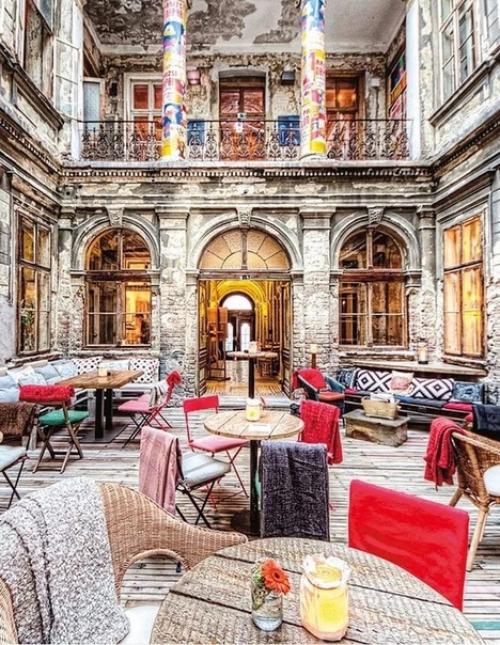 Hi Friends!  Смотрите, какой отель я нашла в Будапеште @Brodyhouse. 06