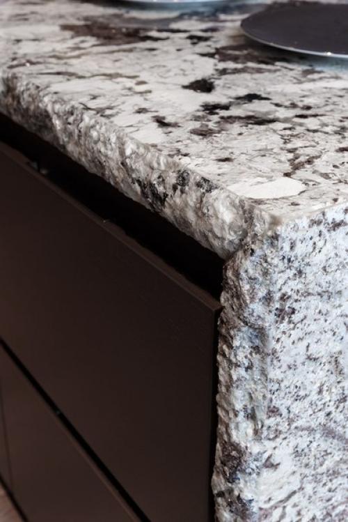 Атмосфера и интерьер этой квартиры, расположенной в жилом комплексе Смольный Парк, были продуманы с самого начала. 09